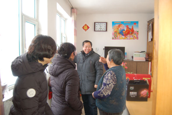 20180203:到和龍市龍城鎮(zhèn)泉水村走訪慰問貧困村民 (57)a.jpg