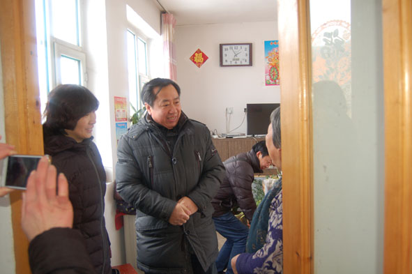 20180203:到和龍市龍城鎮(zhèn)泉水村走訪慰問貧困村民 (56)a.jpg